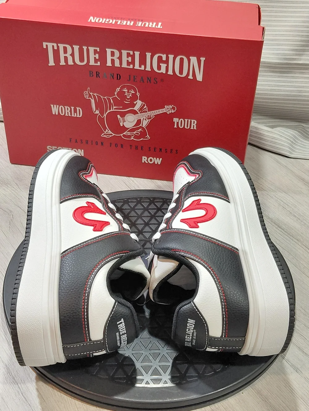 NEW True Religion Womens Arthur Court Low-Top Sneakers in White, Black & Red W8